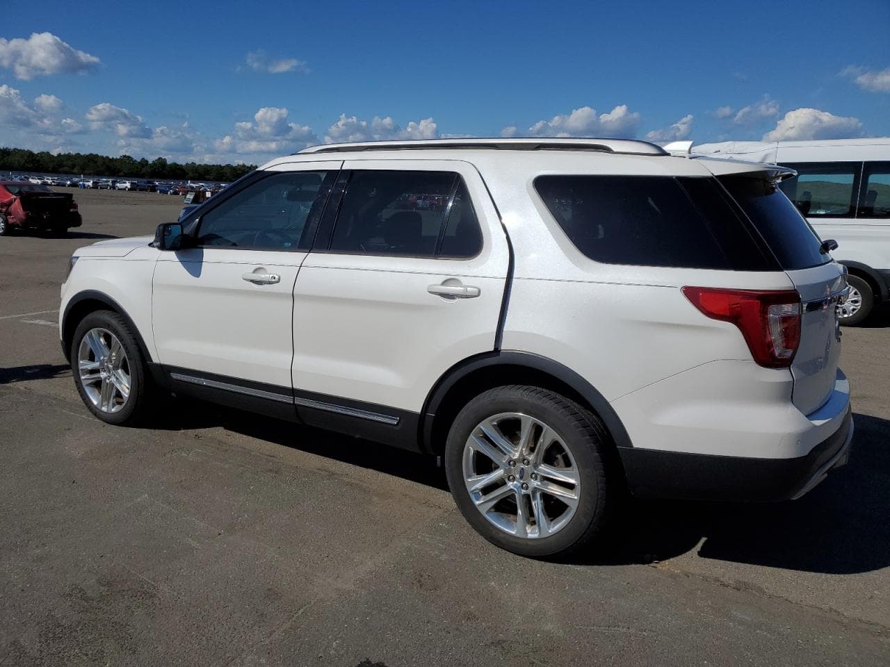 2016 Ford Explorer Xlt - foto 2