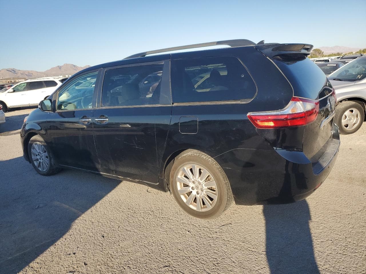 2016 Toyota Sienna Limited Premium 7 Passenger - foto 2