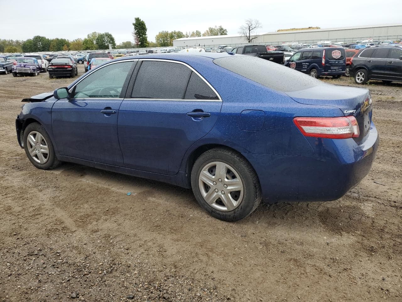 2011 Toyota Camry Le - foto 2