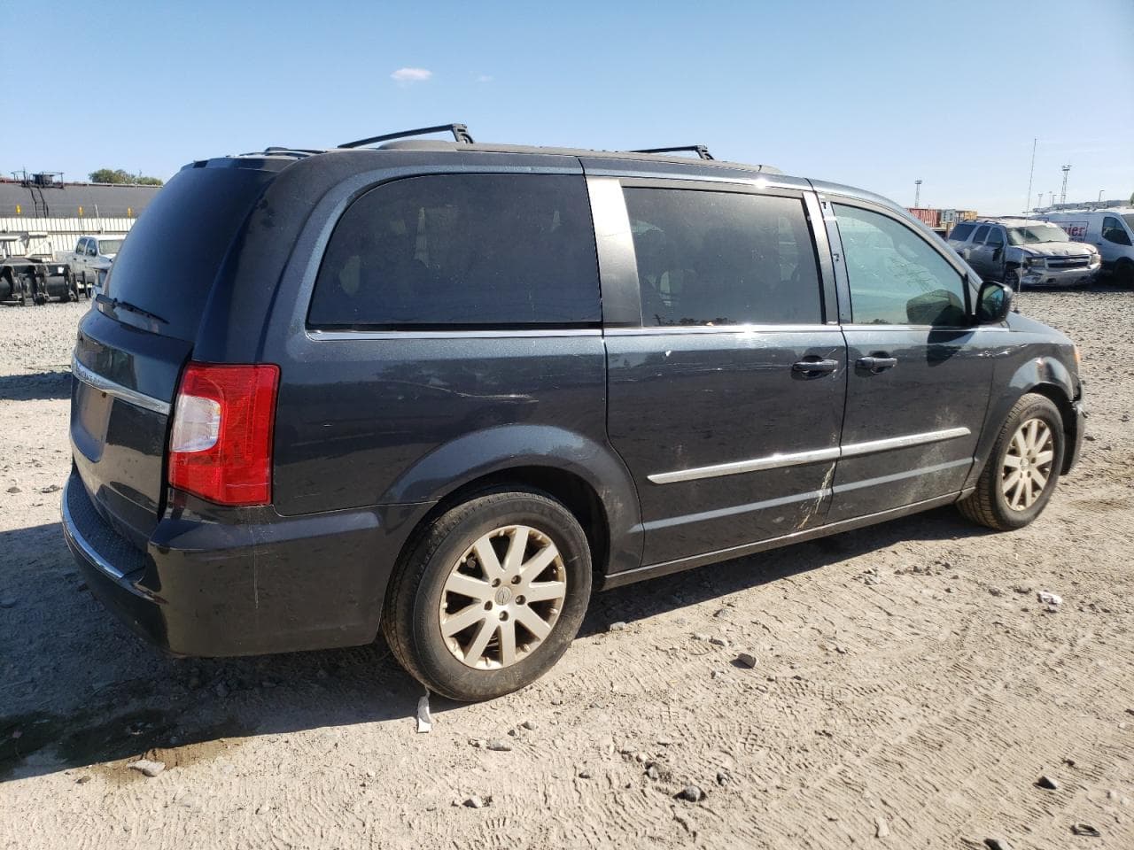 2014 Chrysler Town & Country Touring - foto 3
