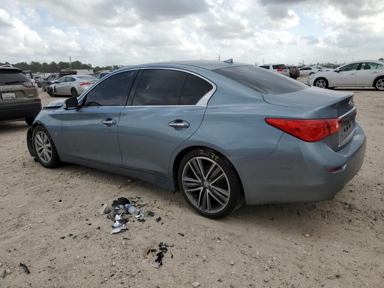 2016 Infiniti Q50 Premium - foto 2