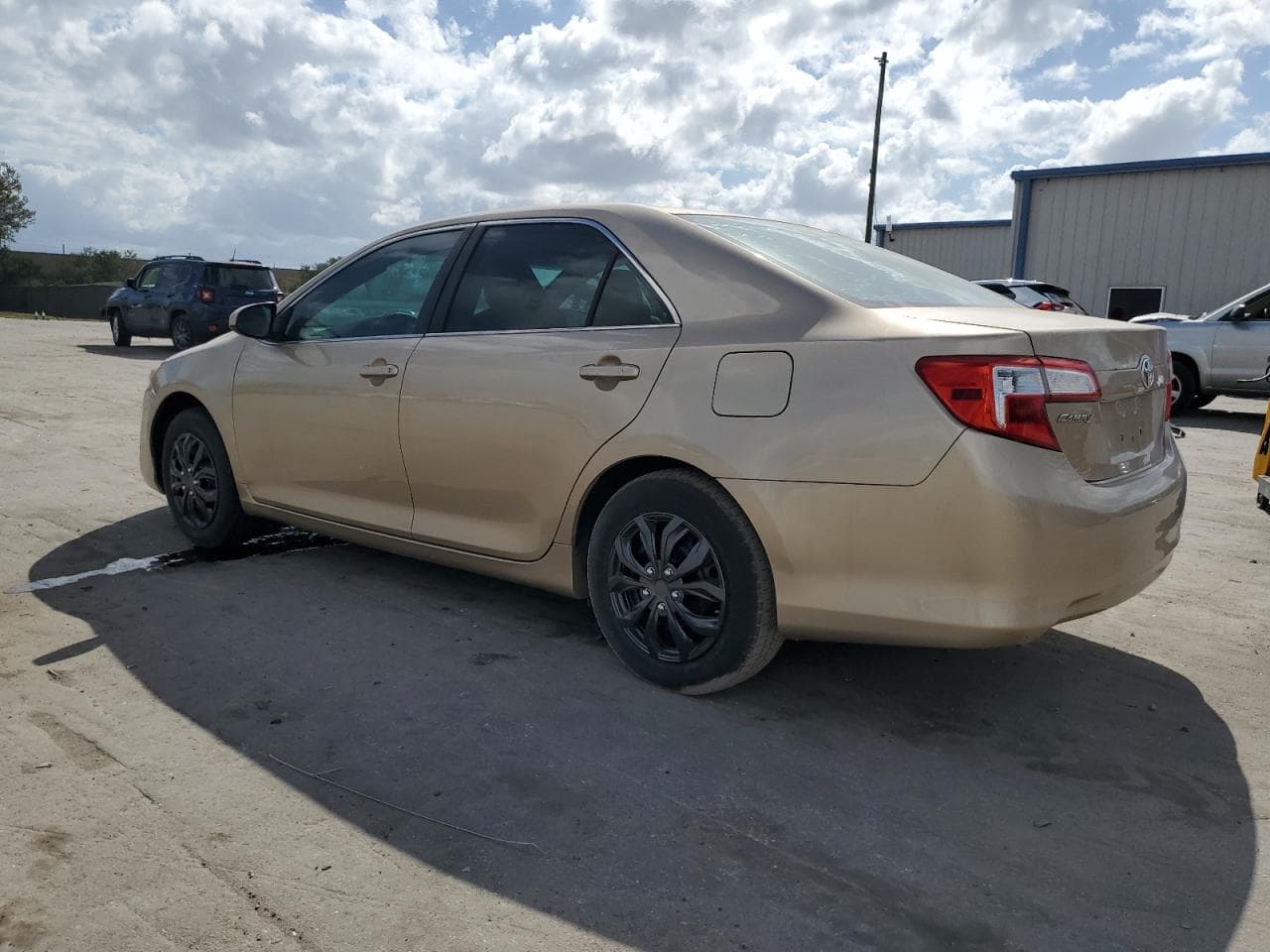 2012 Toyota Camry L - foto 2