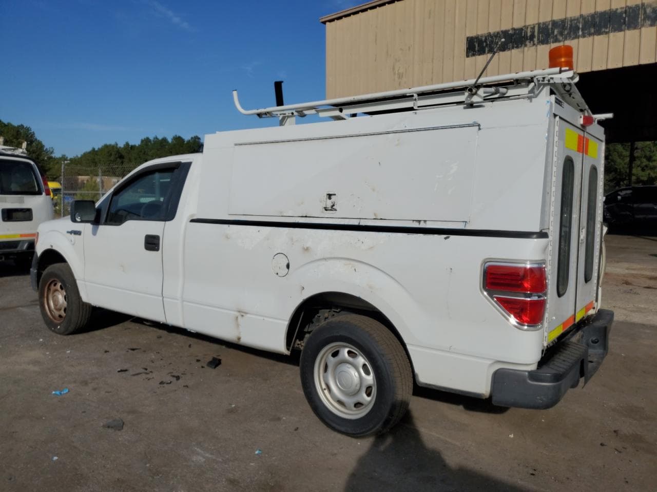 2010 Ford F150 - foto 2