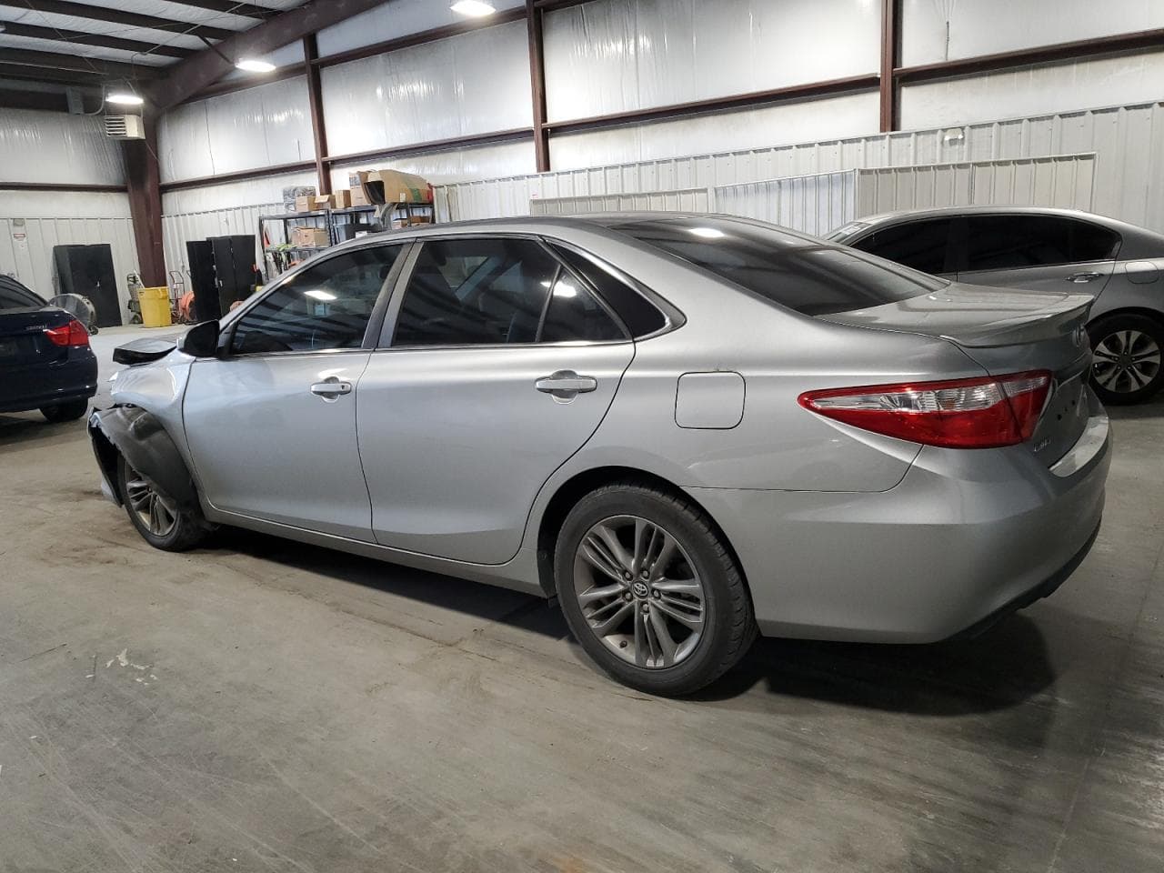2016 Toyota Camry Se - foto 2