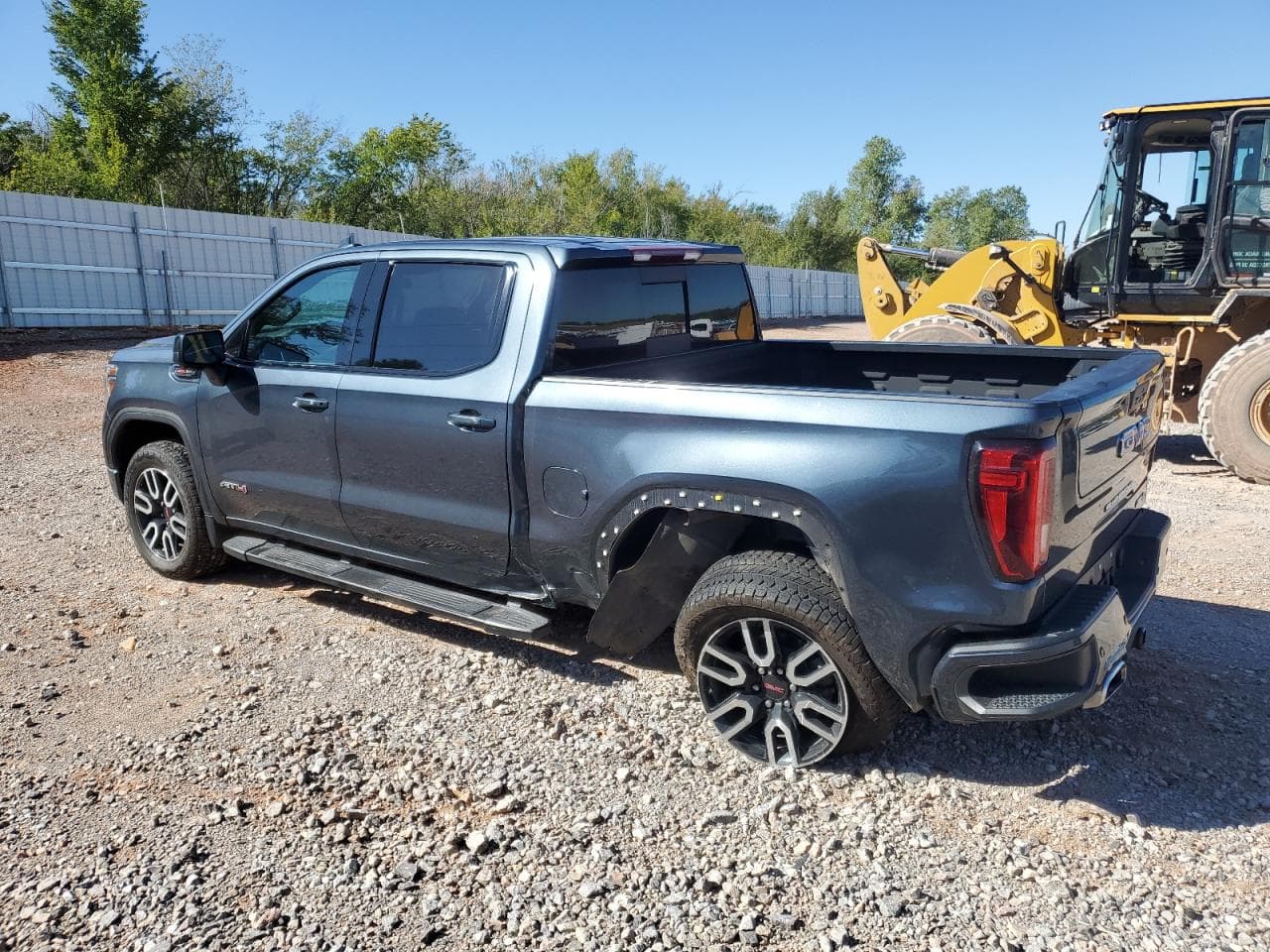 2020 GMC Sierra K1500 At4 - foto 2