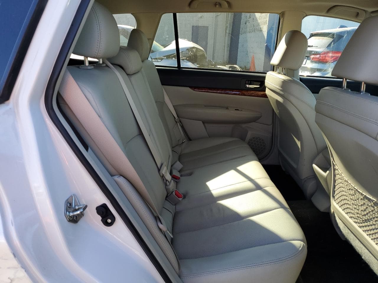 2011 Subaru Outback 2.5I Limited - foto 2