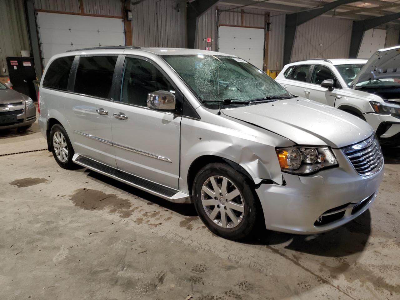 2011 Chrysler Town & Country Touring-L - foto 4