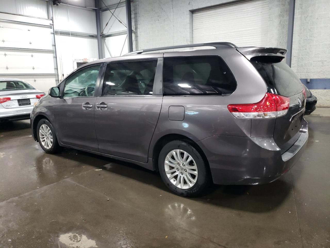 2013 Toyota Sienna Xle - foto 2