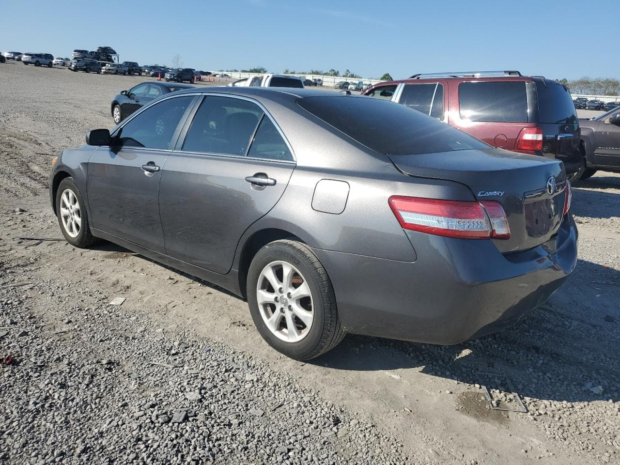 2011 Toyota Camry Base - foto 2