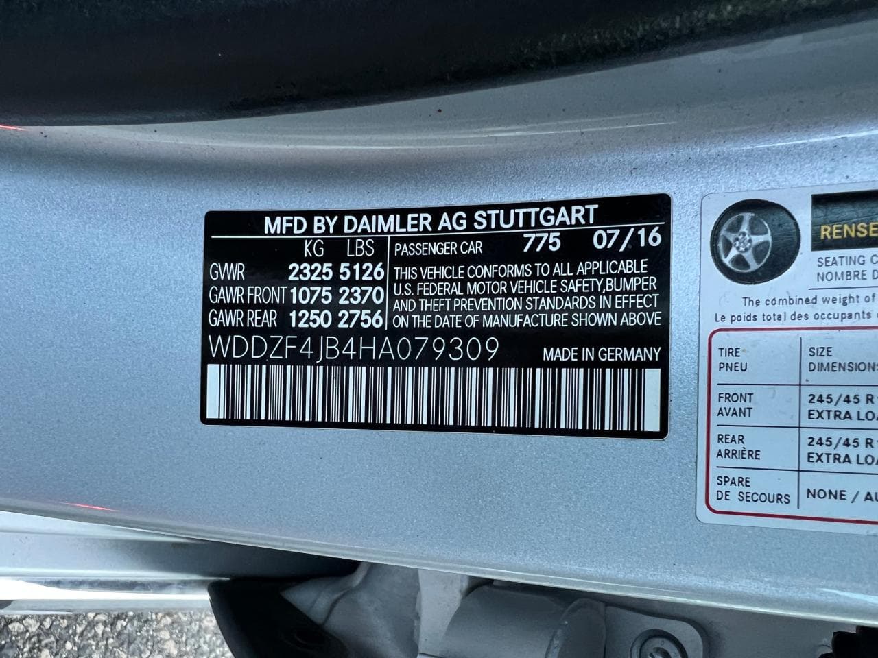 2017 Mercedes-Benz E 300 - foto 3