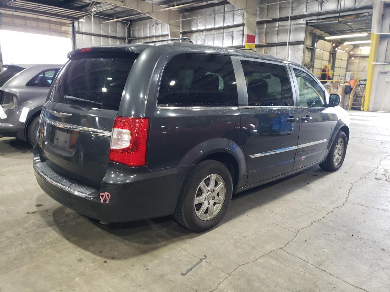 2011 Chrysler Town & Country Touring - foto 3