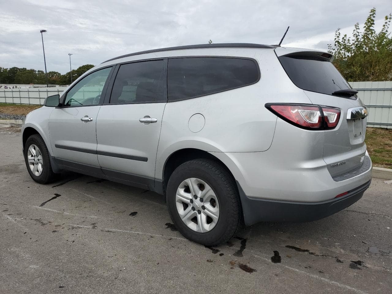 2017 Chevrolet Traverse Ls - foto 2