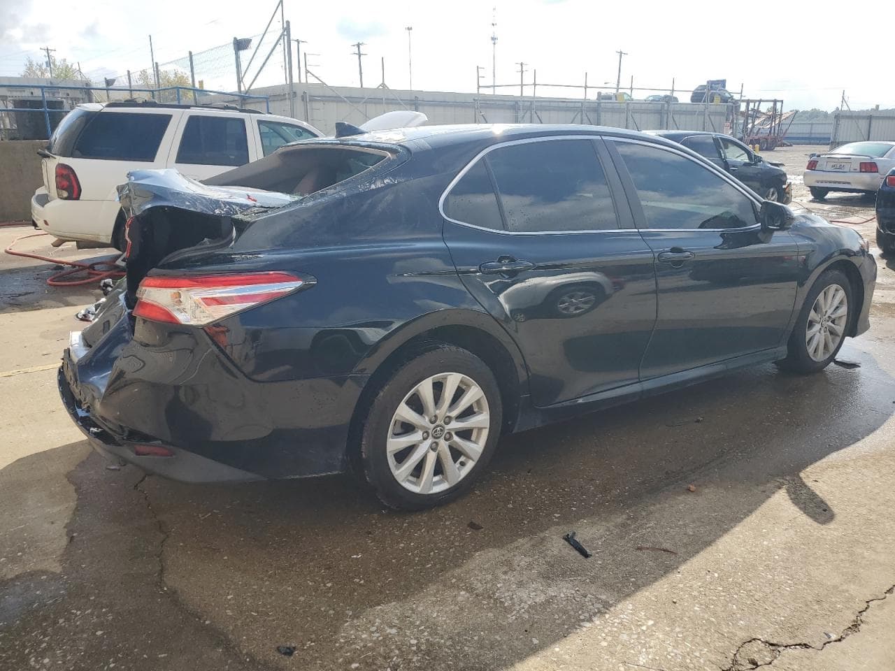 2020 Toyota Camry Le - foto 3