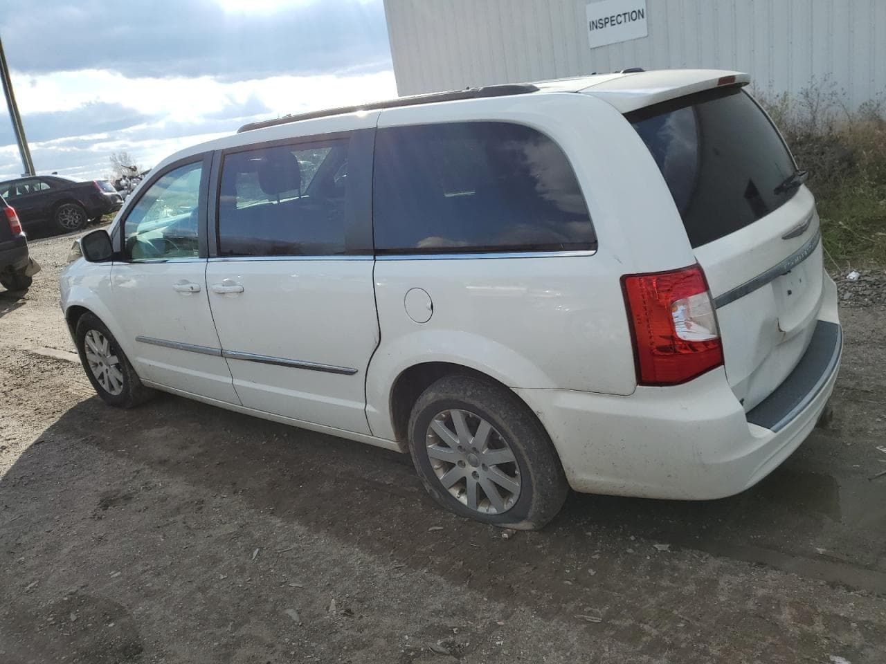 2013 Chrysler Town & Country Touring - foto 2