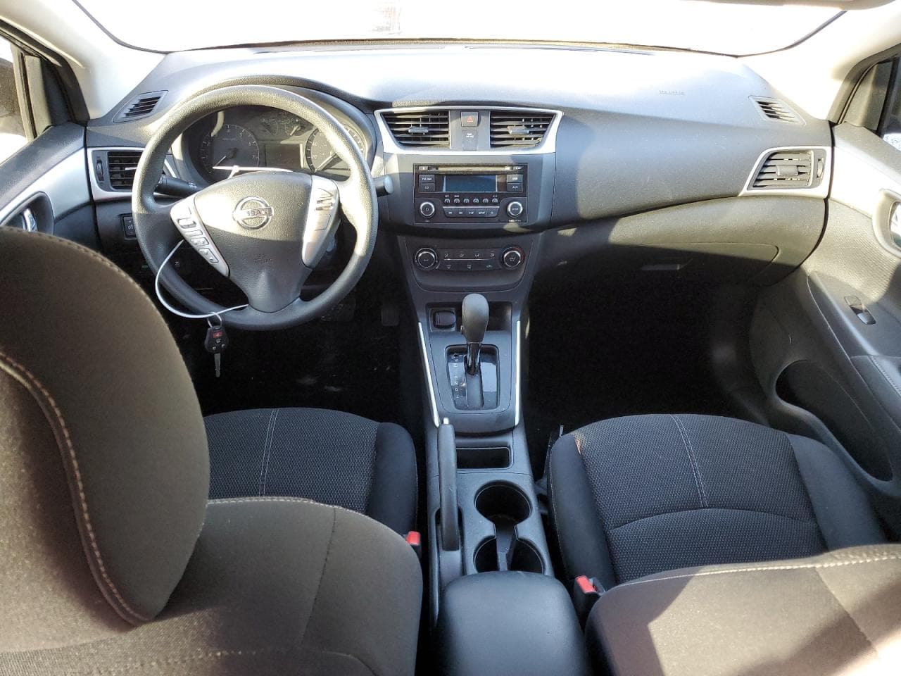 2016 Nissan Sentra S - foto 2