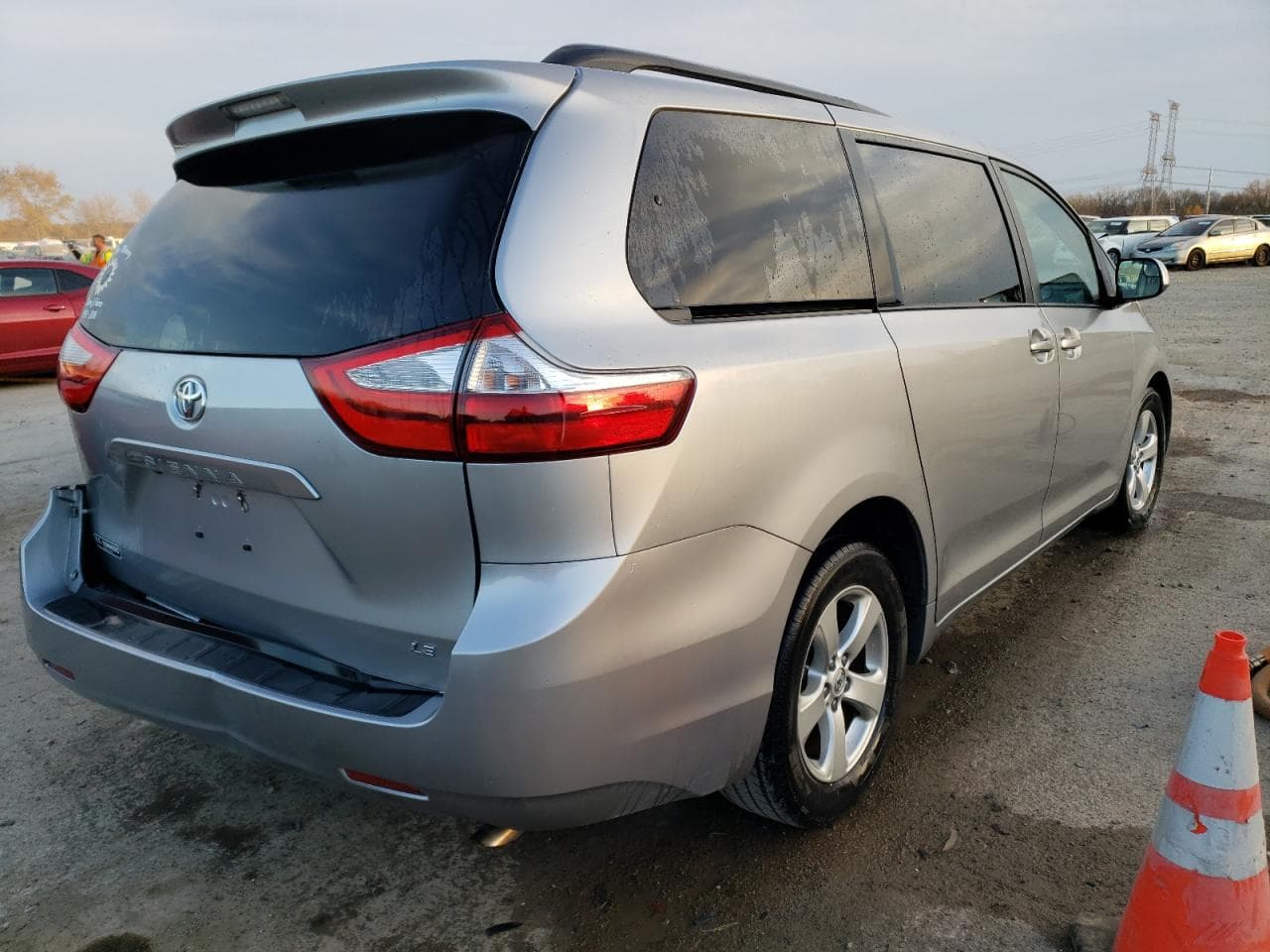 2016 Toyota Sienna Le - foto 3