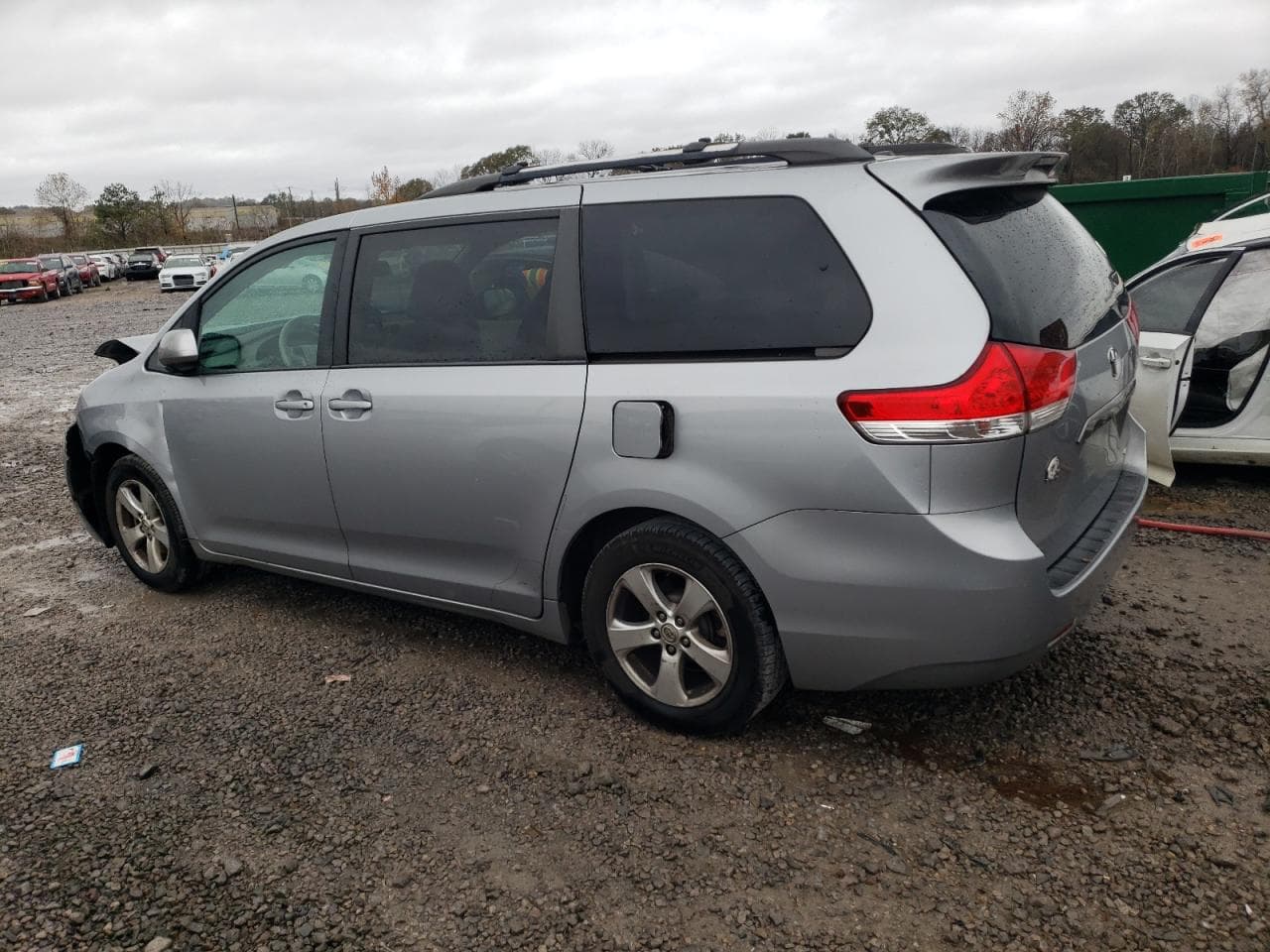 2013 Toyota Sienna Le - foto 2