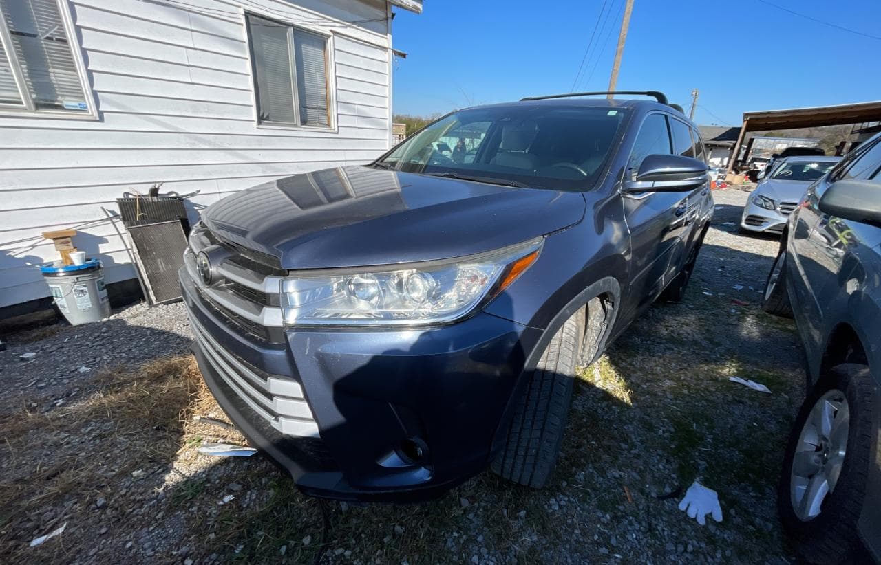 2018 Toyota Highlander Le - foto 2