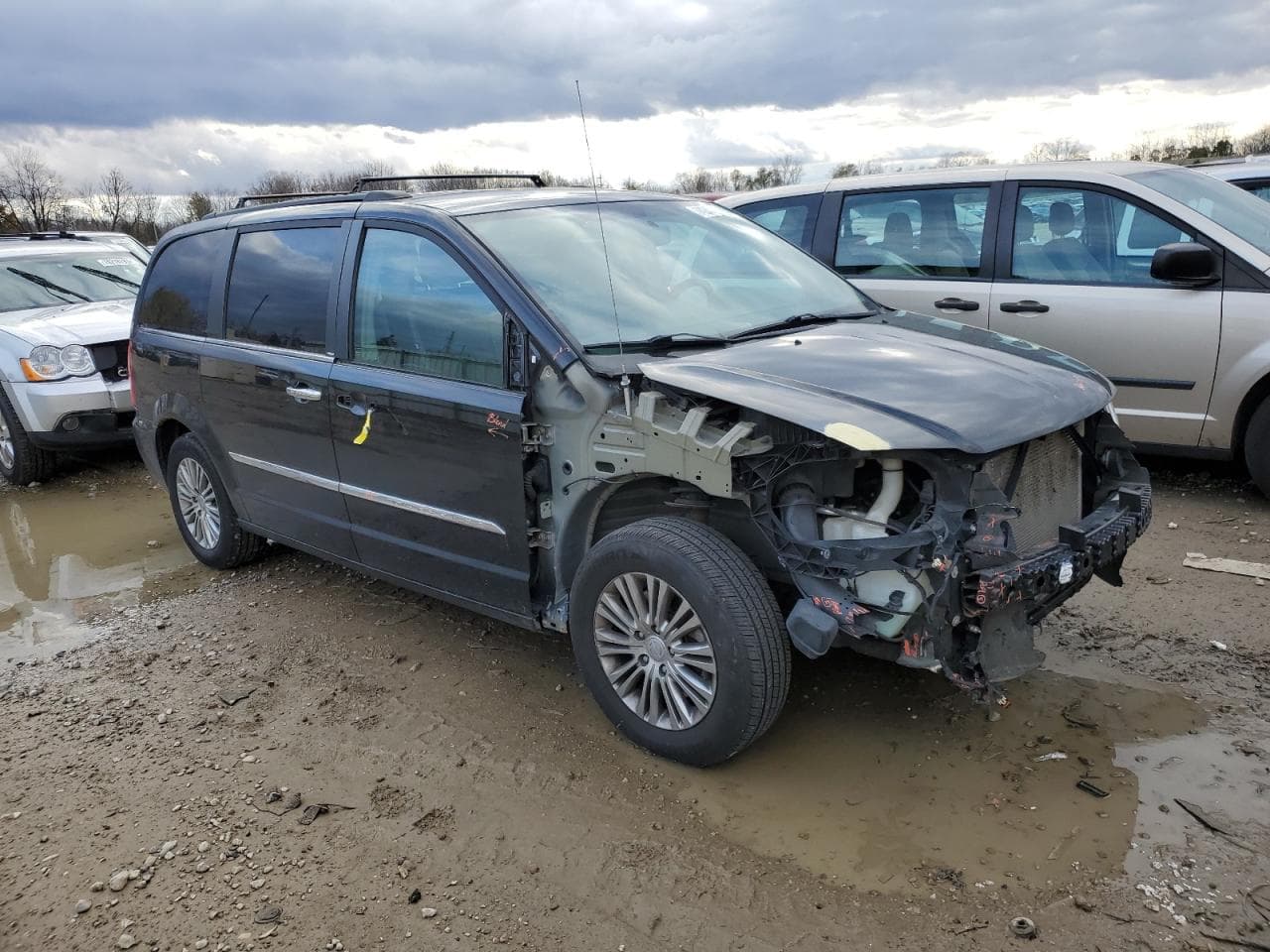 2013 Chrysler Town & Country Touring-L - foto 4