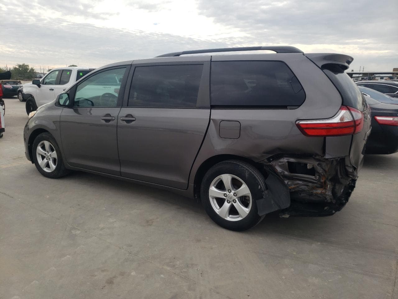 2017 Toyota Sienna Le