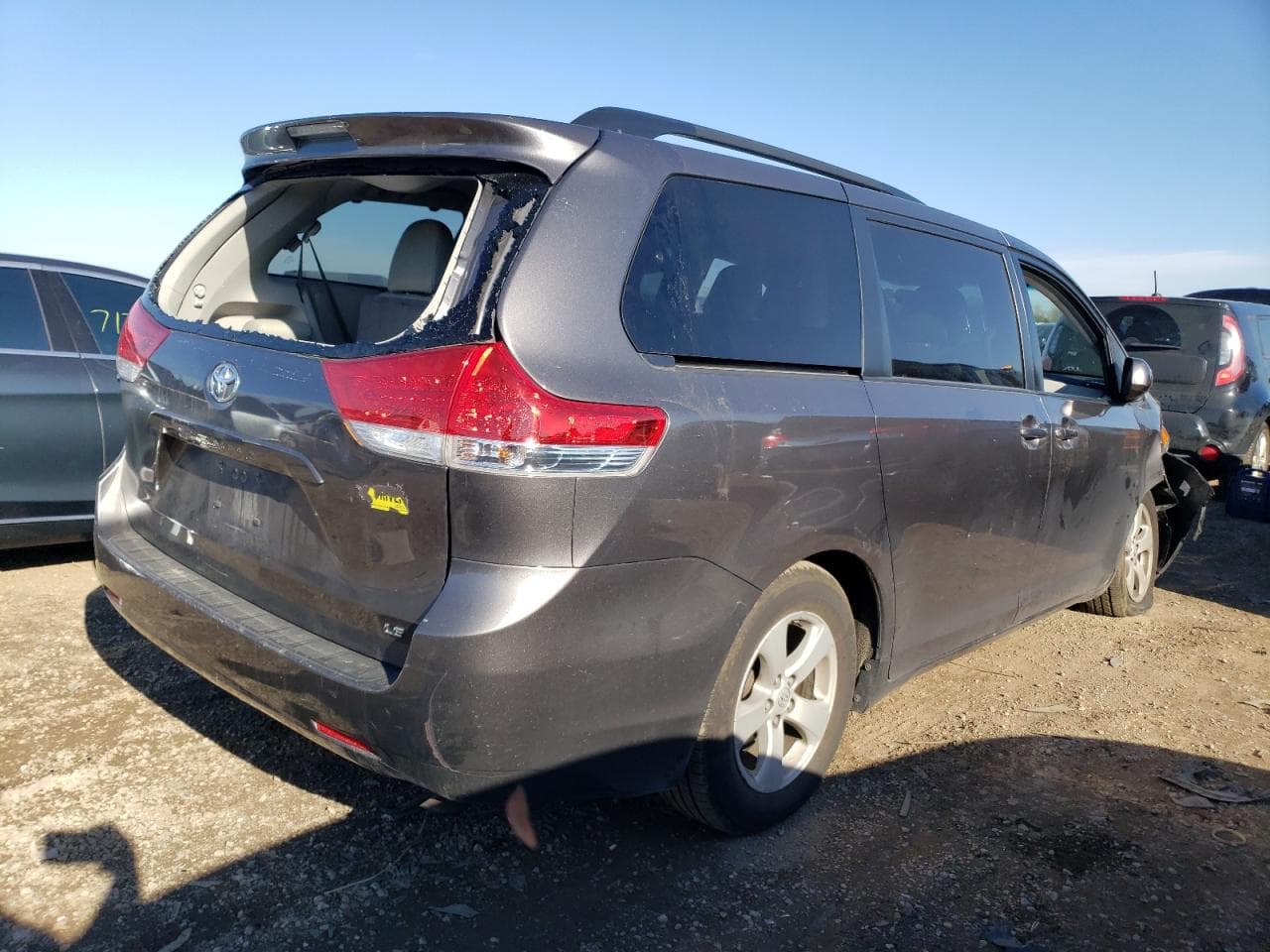 2013 Toyota Sienna Le - foto 3