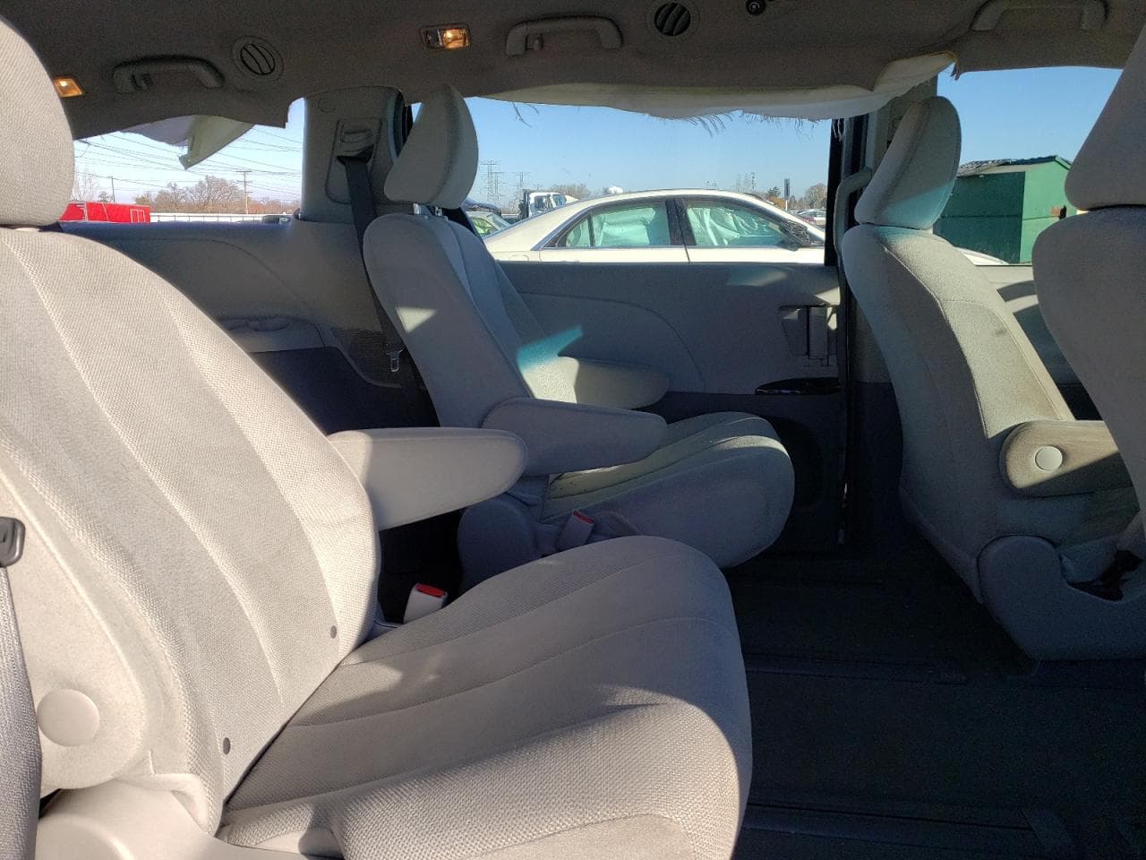 2013 Toyota Sienna - foto 4