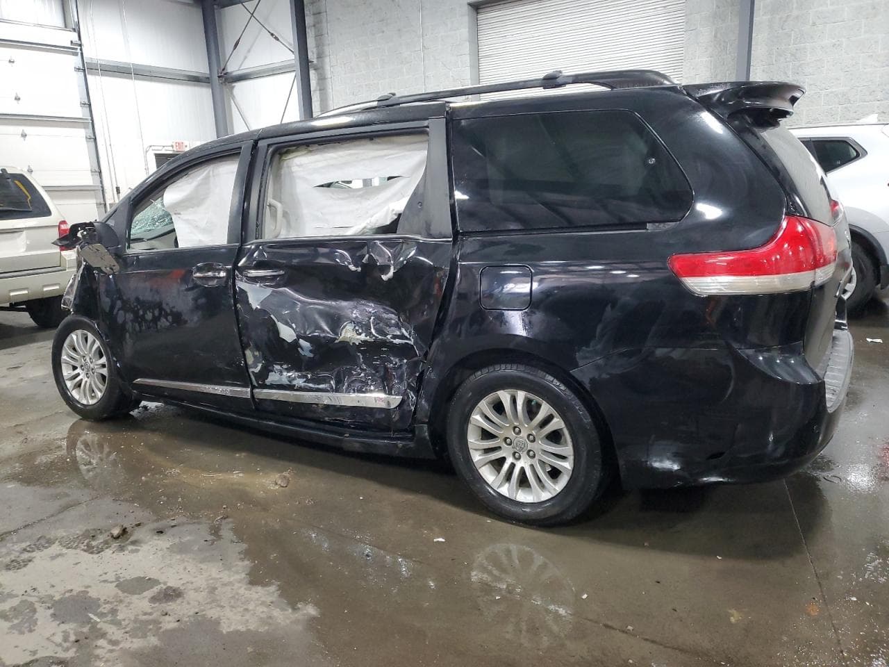 2013 Toyota Sienna Xle - foto 2
