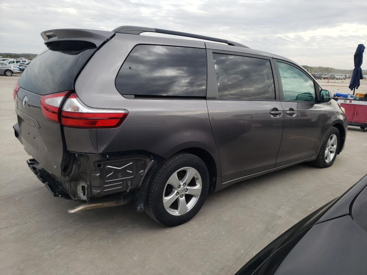 2017 Toyota Sienna Le - foto 2