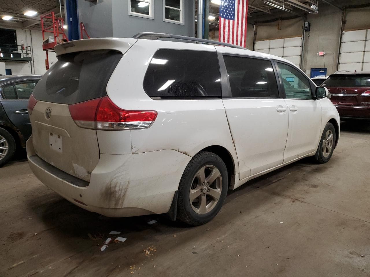 2013 Toyota Sienna Le - foto 3