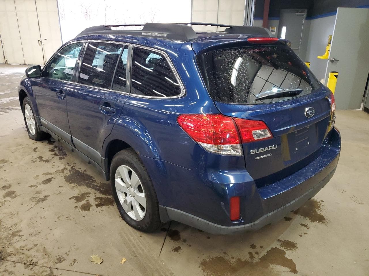 2011 Subaru Outback 2.5I Premium - foto 2