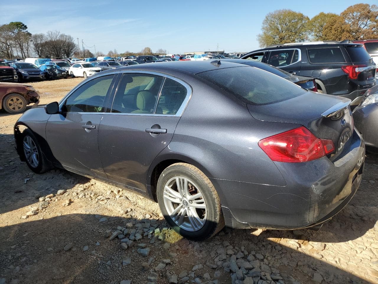 2011 Infiniti G37 - foto 2