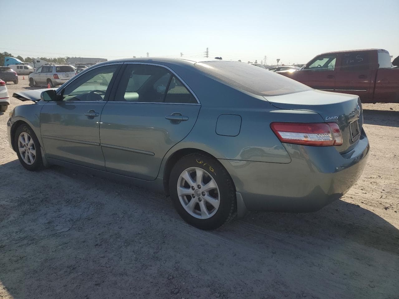 2010 Toyota Camry Le - foto 2