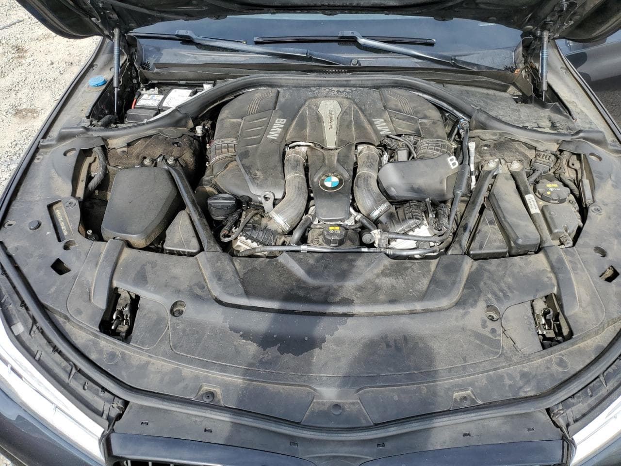 2017 BMW 750 - foto 2