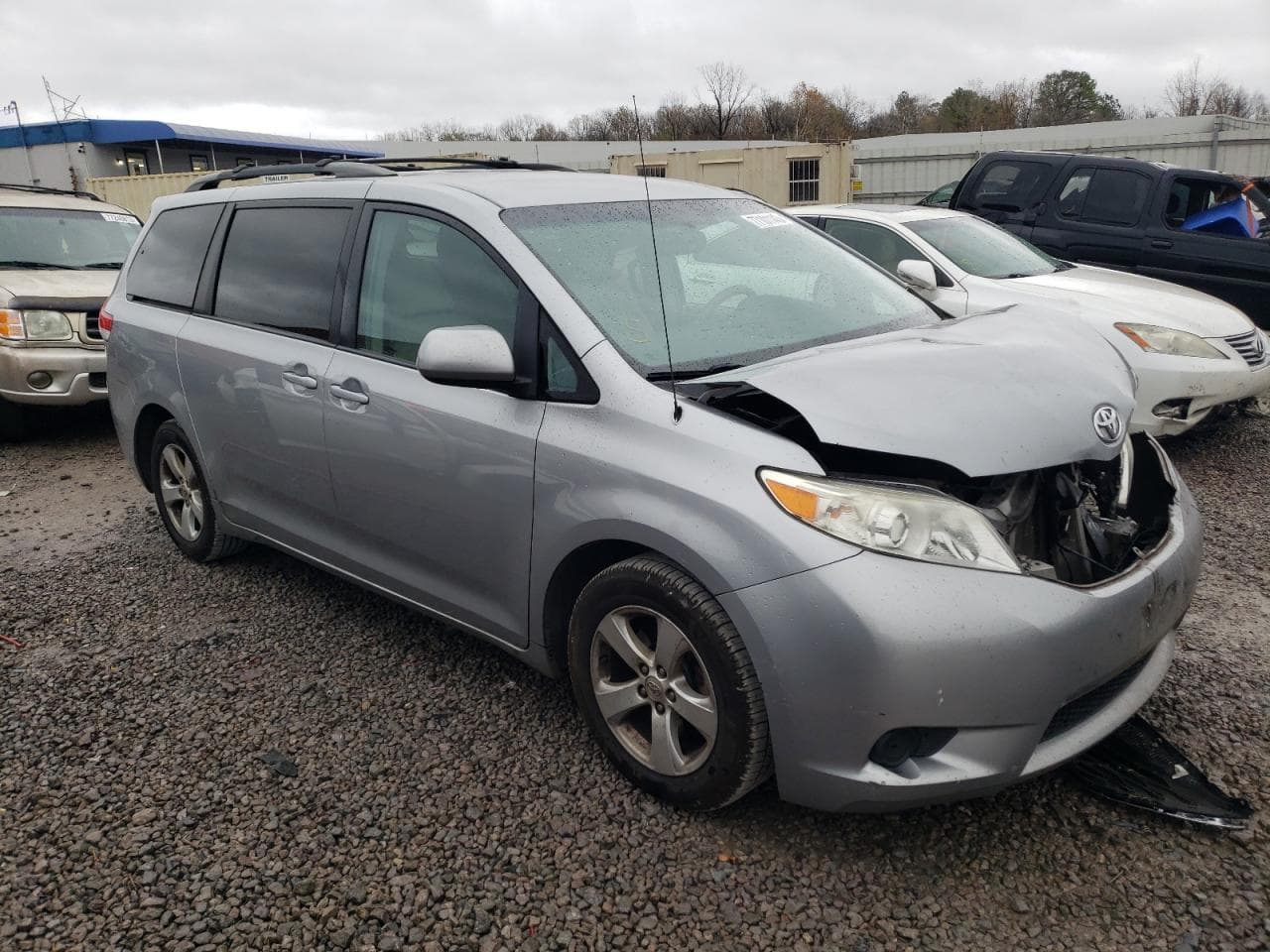 2013 Toyota Sienna Le - foto 4