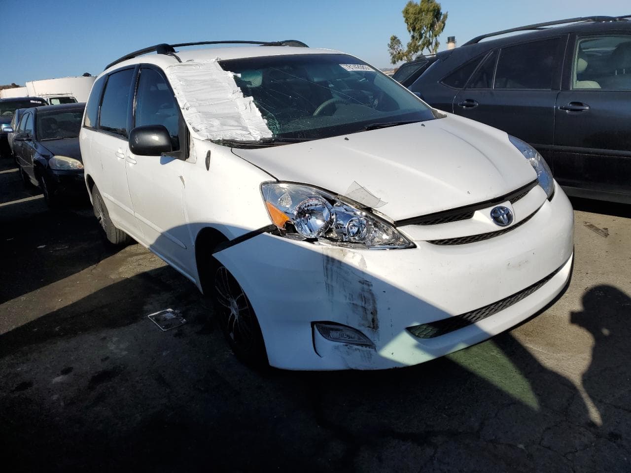 2010 Toyota Sienna Le 8-Passenger - foto 4