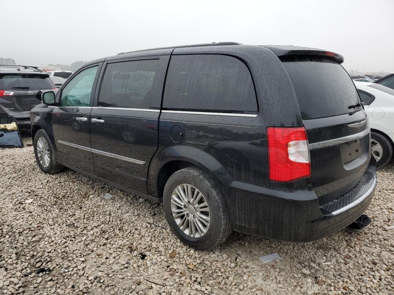 2015 Chrysler Town & Country Touring L - foto 4