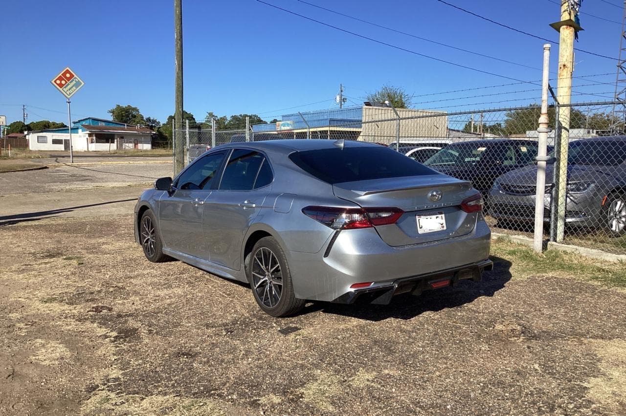 2021 Toyota Camry Se - foto 3