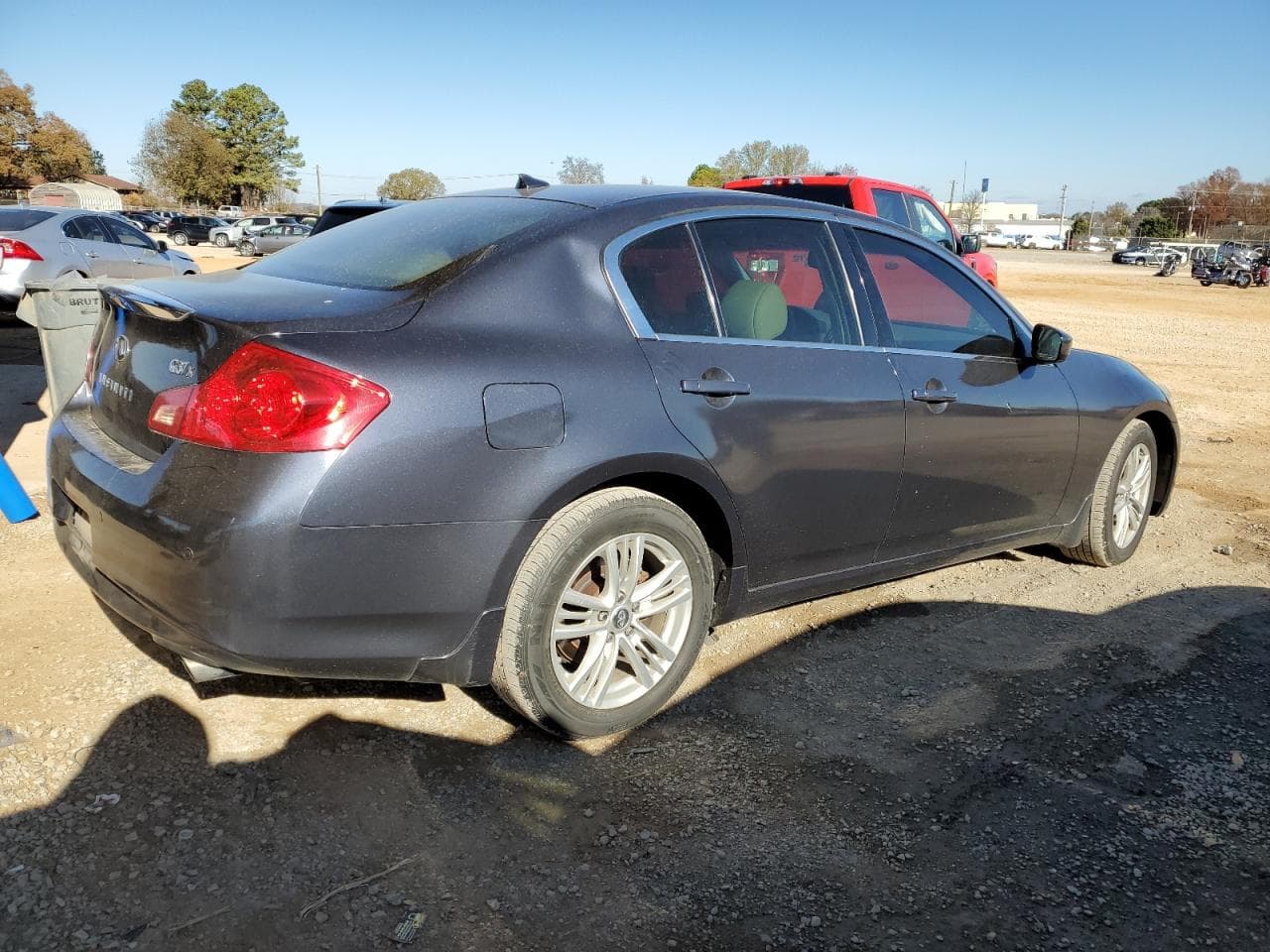 2011 Infiniti G37 - foto 3