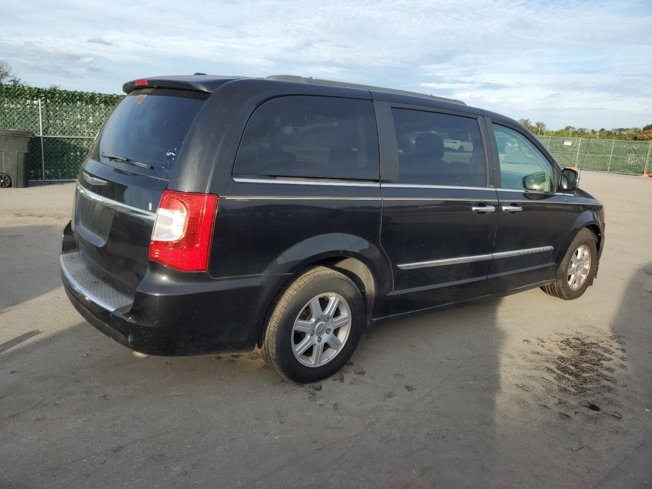 2012 Chrysler Town & Country Touring - foto 3