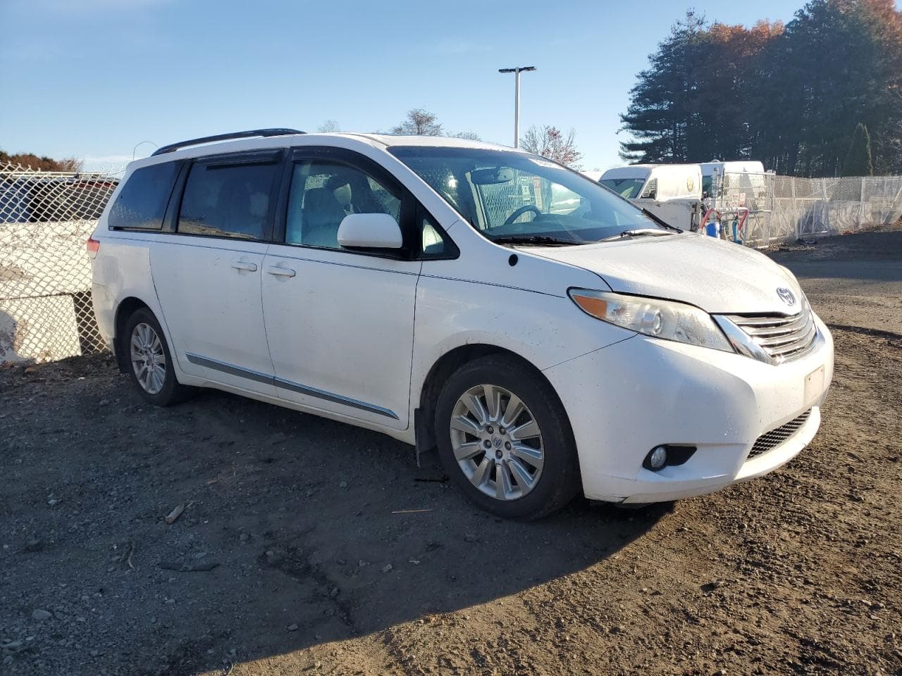 2013 Toyota Sienna Xle - foto 4
