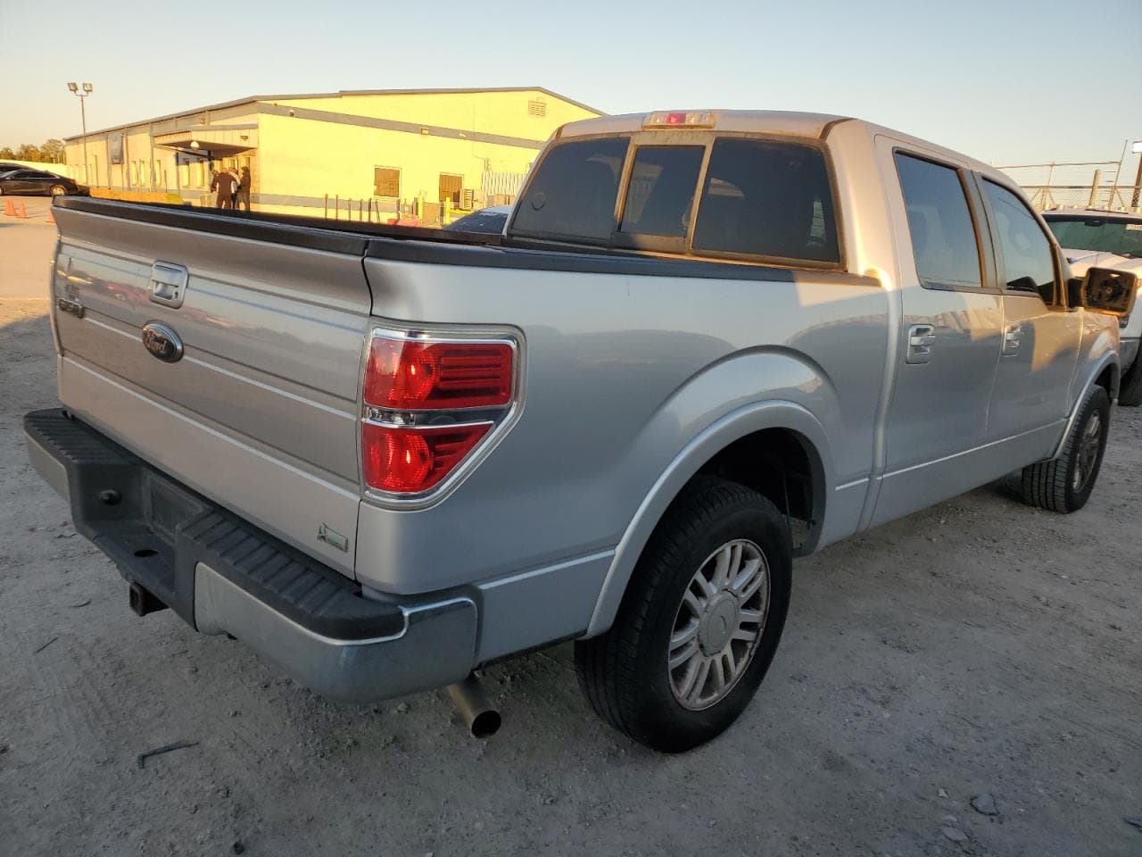 2010 Ford F-150 Fx2 Sport/Harley-Davidson/King Ranch/Lariat/Platinum/Xl/Xlt - foto 3