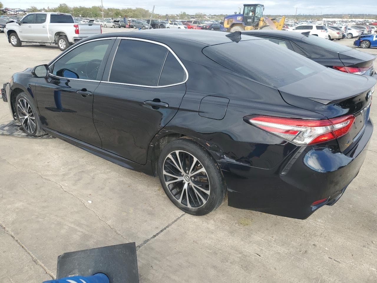 2019 Toyota Camry Se - foto 2