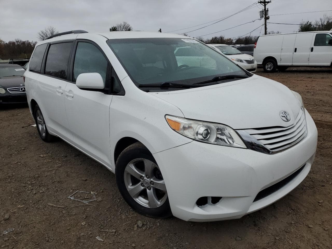 2017 Toyota Sienna Le - foto 4