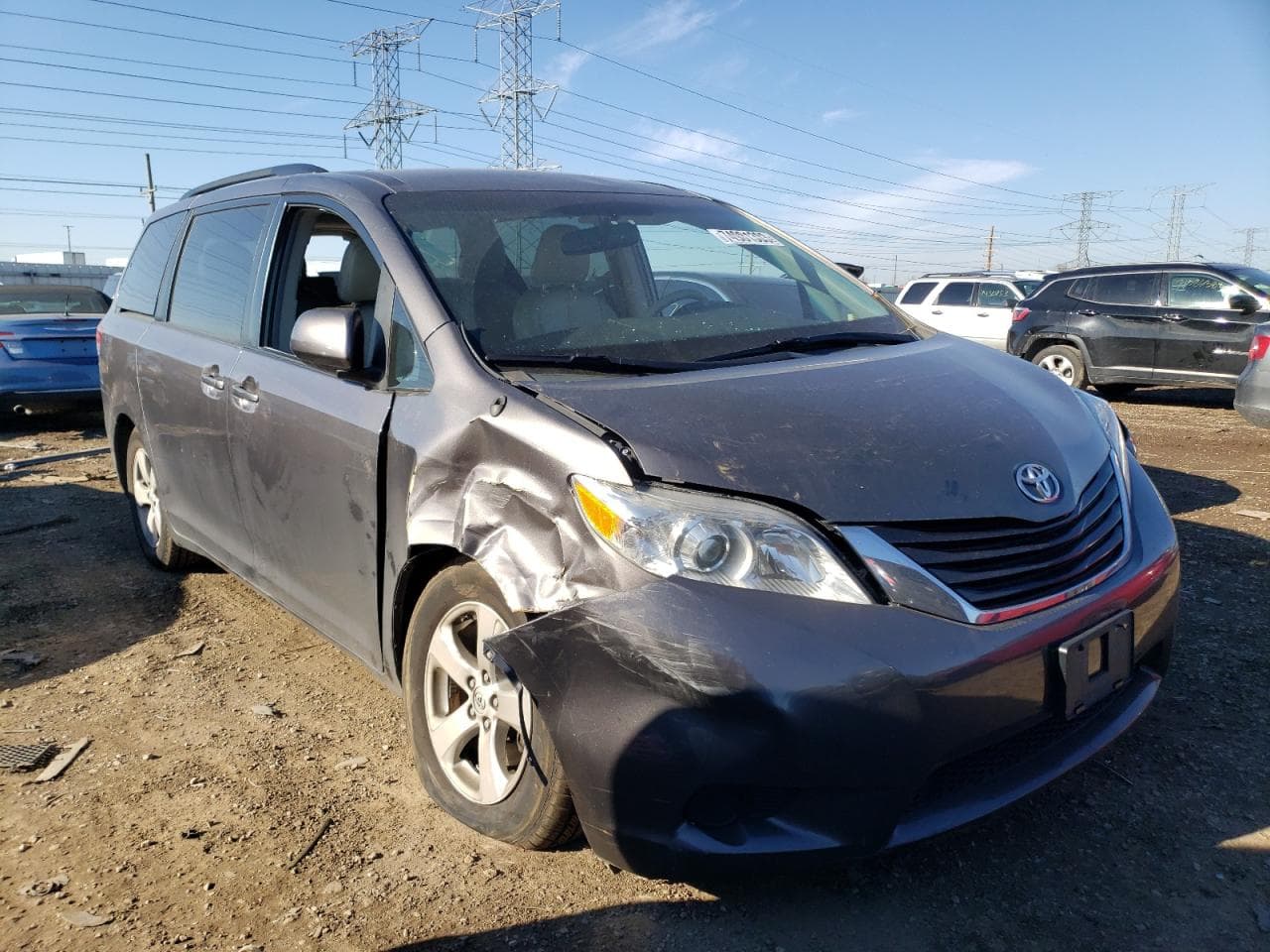2013 Toyota Sienna Le - foto 4