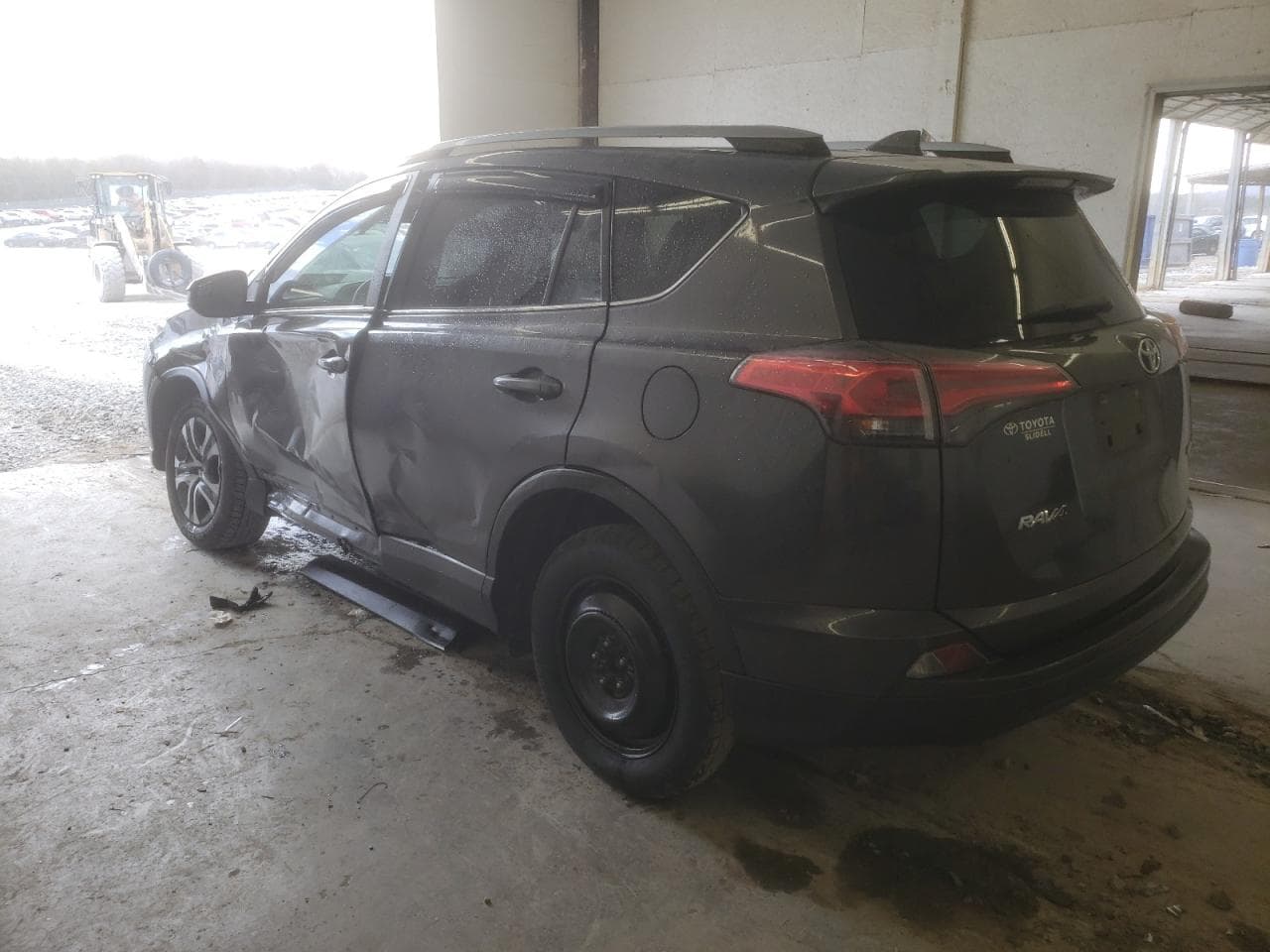 2017 Toyota Rav4 Le - foto 2