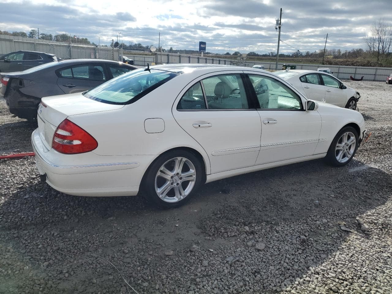 2005 Mercedes-Benz E 500 - foto 3