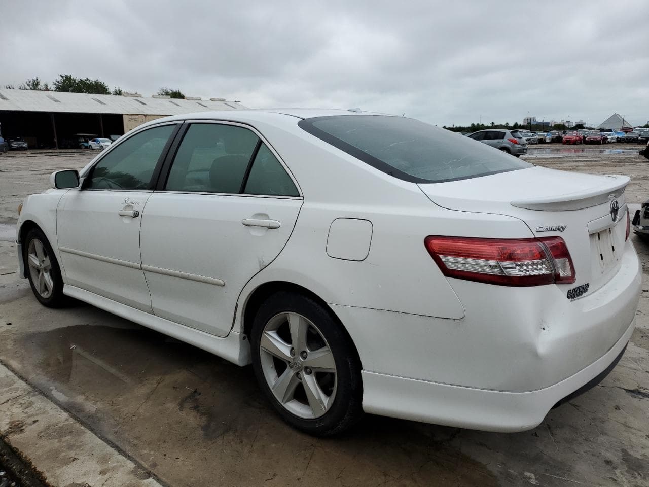 2010 Toyota Camry Se - foto 2