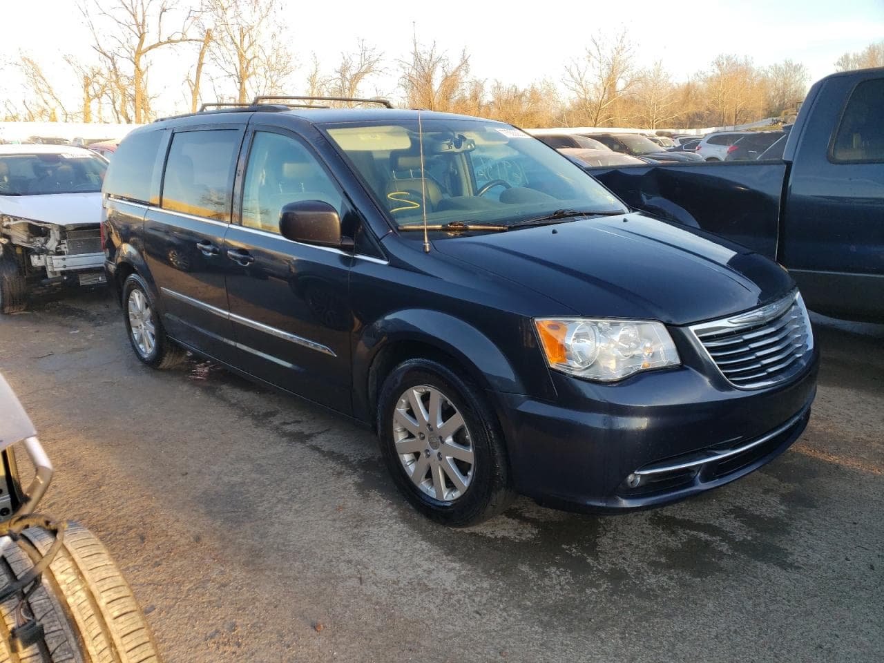 2014 Chrysler Town & Country Touring - foto 4