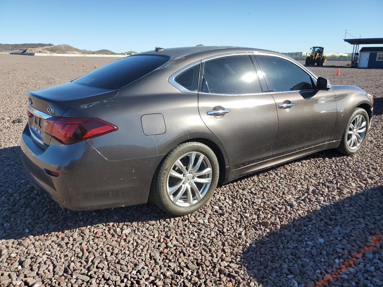 2017 Infiniti Q70 3.7 - foto 3
