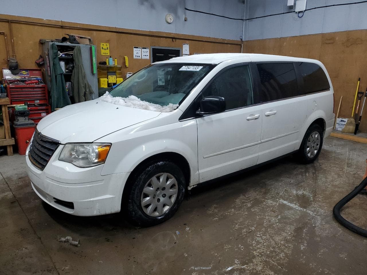2010 Chrysler Town & Country Lx